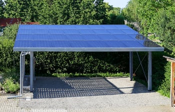 carport-ombriere-solaire-panneaux-photovoltaiques-arbres