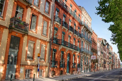 loi-le-meur-airbnb-tourisme-toulouse-immeuble-copropriete