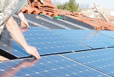 panneau-solaire-revente-surplus-sans-rge-reconnu-garant-environnement-pose-installation