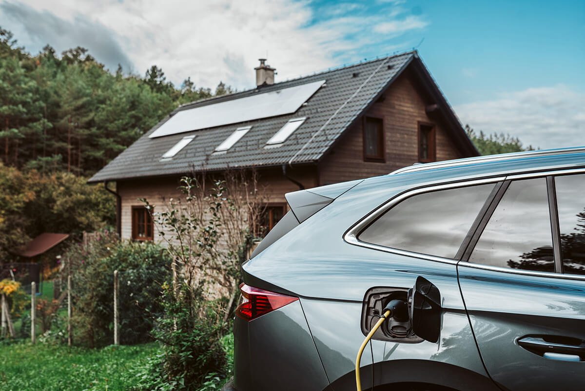 Combien de panneau solaire pour recharger voiture électrique​